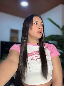 Snapshot of Ambar_pe_ chatting on 10/06/25, 09:23 Ambar pe  online show from 10/06/25, 09:23