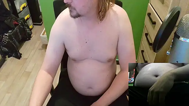 Snapshot of ashandmia chatting on 10/19/25, 08:20 ashandmia online show from 10/19/25, 08:20