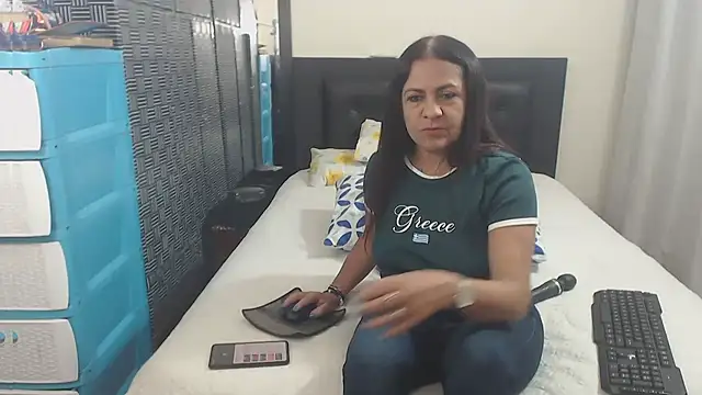 katiehotx online show from 12/31/24, 01:26