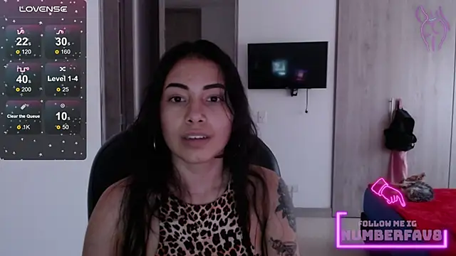 Snapshot of numberfav8 chatting on 12/19/24, 10:32 numberfav8 online show from 12/19/24, 10:32