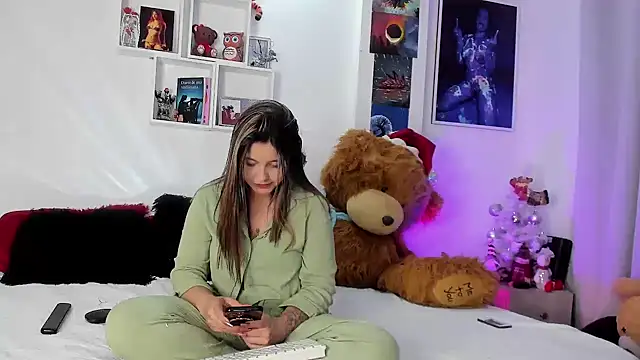 Sarah Jhonson online show from 12/20/24, 10:00