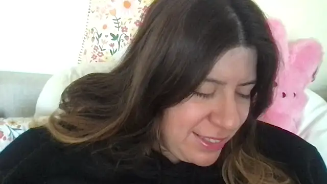 Snapshot of HYPHYtype chatting on 09/20/25, 05:47 HYPHYtype online show from 09/20/25, 05:47