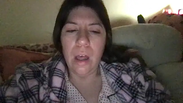 Snapshot of HYPHYtype chatting on 10/05/25, 09:40 HYPHYtype online show from 10/05/25, 09:40