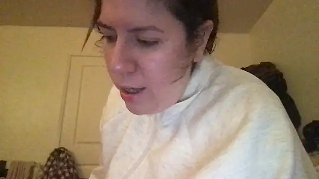 Snapshot of HYPHYtype chatting on 10/13/25, 05:07 HYPHYtype online show from 10/13/25, 05:07