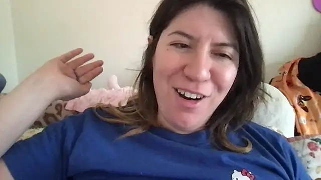 Snapshot of HYPHYtype chatting on 10/15/25, 07:47 HYPHYtype online show from 10/15/25, 07:47