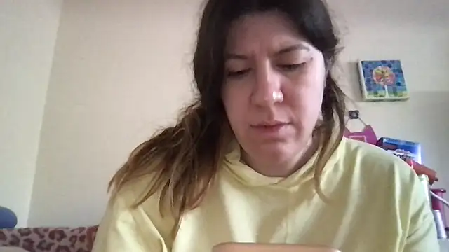 Snapshot of HYPHYtype chatting on 10/18/25, 05:03 HYPHYtype online show from 10/18/25, 05:03