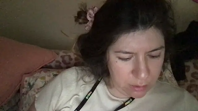 Snapshot of HYPHYtype chatting on 10/23/25, 03:44 HYPHYtype online show from 10/23/25, 03:44