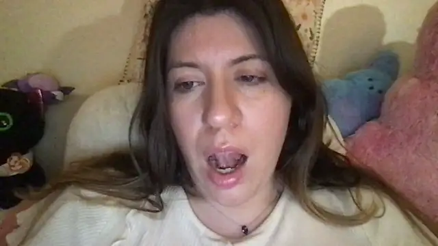 Snapshot of HYPHYtype chatting on 10/24/25, 03:47 HYPHYtype online show from 10/24/25, 03:47