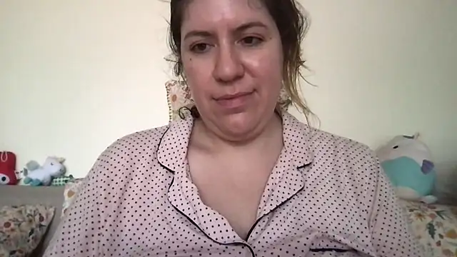 Snapshot of HYPHYtype chatting on 11/06/25, 07:48 HYPHYtype online show from 11/06/25, 07:48