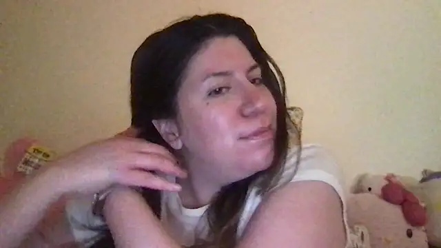 Snapshot of HYPHYtype chatting on 11/15/25, 07:05 HYPHYtype online show from 11/15/25, 07:05