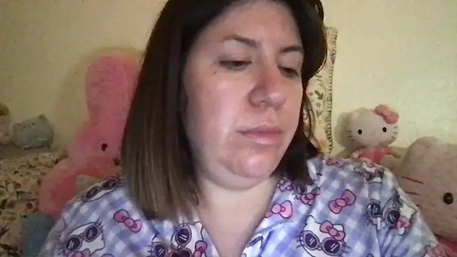 Snapshot of HYPHYtype chatting on 11/18/25, 10:31 HYPHYtype online show from 11/18/25, 10:31