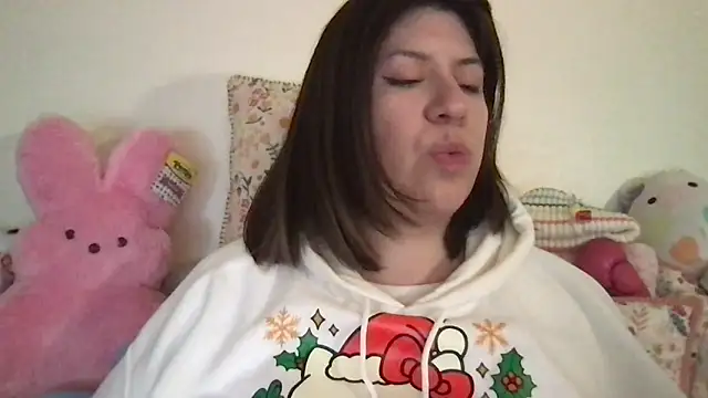 Snapshot of HYPHYtype chatting on 11/18/25, 10:36 HYPHYtype online show from 11/18/25, 10:36