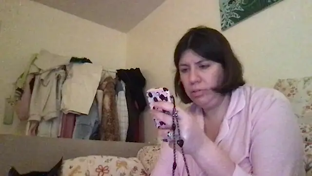 Snapshot of HYPHYtype chatting on 12/02/25, 07:57 HYPHYtype online show from 12/02/25, 07:57