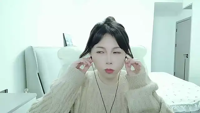 Snapshot of Sunset_glow chatting on 10/25/25, 10:56 Sunset glow online show from 10/25/25, 10:56