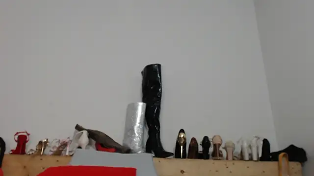 Snapshot of Cherry_1992 chatting on 01/16/25, 03:35 Cherry 1992 online show from 01/16/25, 03:35