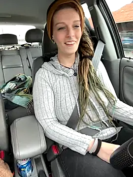 Snapshot of MenaDreadfull chatting on 12/04/24, 10:24 MenaDreadfull online show from 12/04/24, 10:24