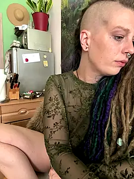 Snapshot of MenaDreadfull chatting on 10/03/25, 08:55 MenaDreadfull online show from 10/03/25, 08:55