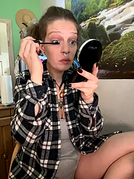 Snapshot of MenaDreadfull chatting on 11/23/25, 10:04 MenaDreadfull online show from 11/23/25, 10:04