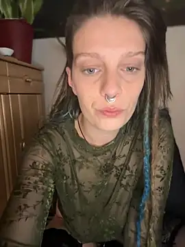 Snapshot of MenaDreadfull chatting on 12/04/25, 11:19 MenaDreadfull online show from 12/04/25, 11:19