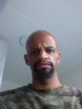 Snapshot of TONYSHUGE chatting on 12/18/25, 02:01 TONYSHUGE online show from 12/18/25, 02:01