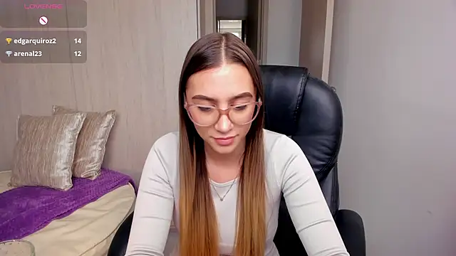 Snapshot of StacyConner chatting on 09/17/25, 08:21 StacyConner online show from 09/17/25, 08:21