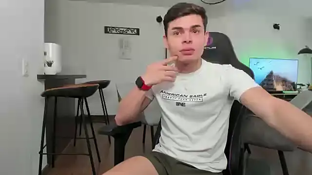 Snapshot of alejooo_twink chatting on 02/25/25, 06:53 alejooo twink online show from 02/25/25, 06:53