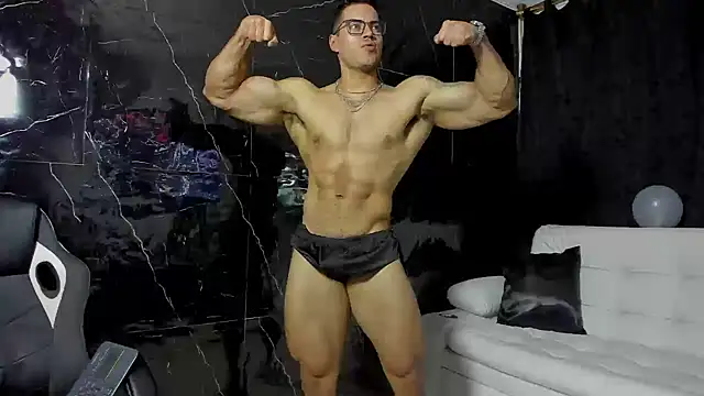 Snapshot of litoxx_cass chatting on 10/14/25, 10:05 litoxx cass online show from 10/14/25, 10:05