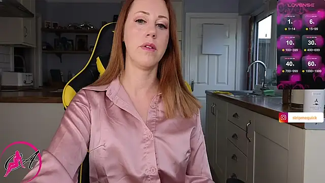 stripmequick online show from 12/04/24, 01:42