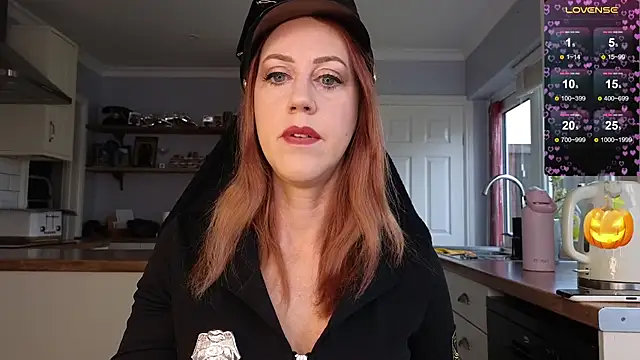 stripmequick online show from 10/31/25, 11:00