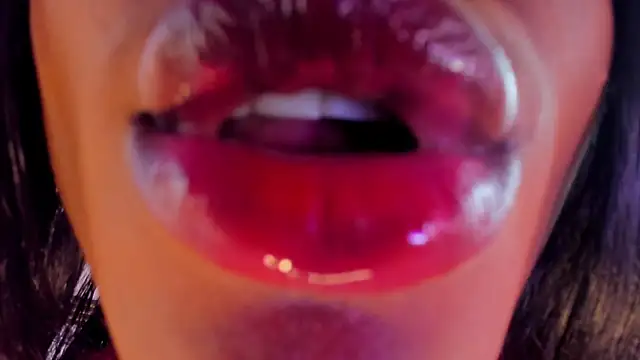 Snapshot of AdharaHills chatting on 11/28/25, 07:38 AdharaHills online show from 11/28/25, 07:38