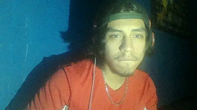 Snapshot of AlexAlejandro13 chatting on 10/03/25, 05:04 AlexAlejandro13 online show from 10/03/25, 05:04