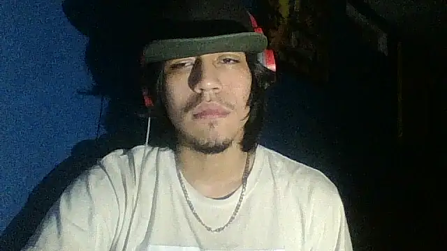 Snapshot of AlexAlejandro13 chatting on 10/12/25, 07:29 AlexAlejandro13 online show from 10/12/25, 07:29