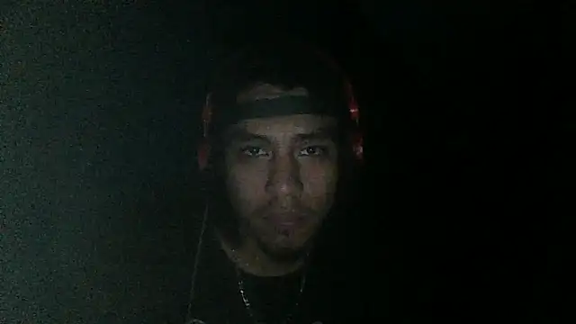 Snapshot of AlexAlejandro13 chatting on 10/21/25, 06:03 AlexAlejandro13 online show from 10/21/25, 06:03