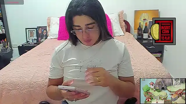 Snapshot of Khalifa_Gold chatting on 12/16/24, 12:59 Khalifa Gold online show from 12/16/24, 12:59