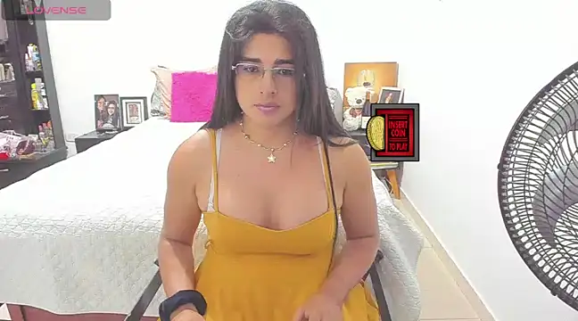 Snapshot of Khalifa_Gold chatting on 02/05/25, 06:02 Khalifa Gold online show from 02/05/25, 06:02
