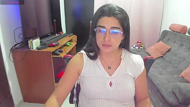 Snapshot of Khalifa_Gold chatting on 03/21/25, 07:33 Khalifa Gold online show from 03/21/25, 07:33