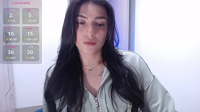 Snapshot of EricaVanderhill chatting on 10/01/25, 08:37 EricaVanderhill online show from 10/01/25, 08:37