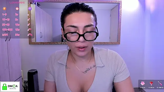 Snapshot of EricaVanderhill chatting on 05/19/26, 11:22 EricaVanderhill online show from 05/19/26, 11:22