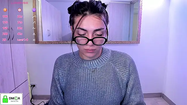 Snapshot of EricaVanderhill chatting on 05/26/26, 12:28 EricaVanderhill online show from 05/26/26, 12:28