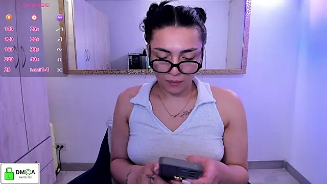 Snapshot of EricaVanderhill chatting on 05/31/26, 11:17 EricaVanderhill online show from 05/31/26, 11:17