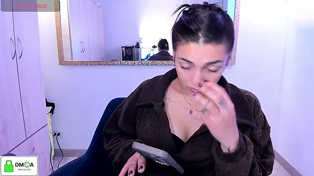 Snapshot of EricaVanderhill chatting on 07/10/26, 06:54 EricaVanderhill online show from 07/10/26, 06:54