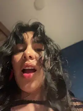 Snapshot of Roxxannne chatting on 02/20/26, 01:24 Roxxannne online show from 02/20/26, 01:24