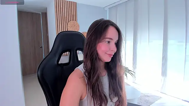 Snapshot of AnnieHallX chatting on 10/06/25, 08:06 AnnieHallX online show from 10/06/25, 08:06