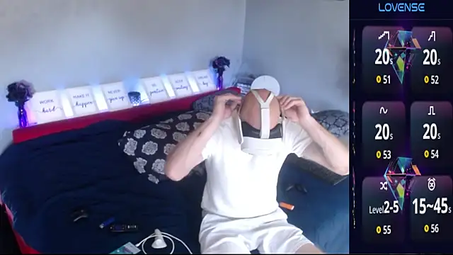 MaxRouger online show from 09/26/25, 07:18