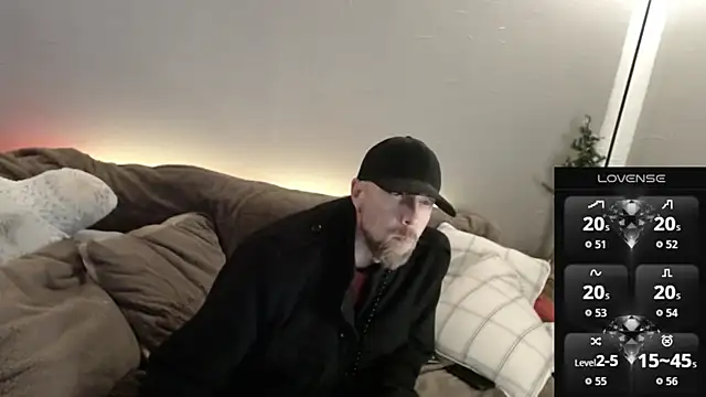 MaxRouger online show from 12/05/25, 06:44