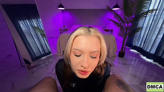 Snapshot of _blowjob_queen chatting on 09/18/25, 10:12  blowjob queen online show from 09/18/25, 10:12