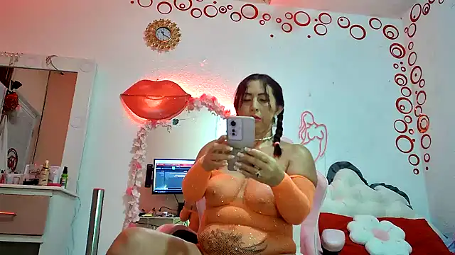 Snapshot of Dulce_Maria05 chatting on 02/02/25, 04:22 Dulce Maria05 online show from 02/02/25, 04:22