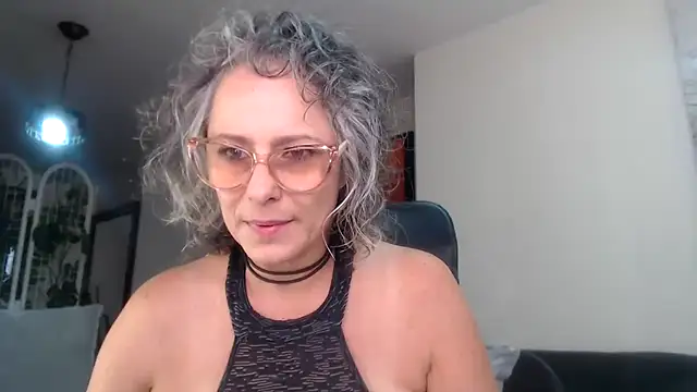 Snapshot of Pinkboobie chatting on 02/03/25, 02:55 Pinkboobie online show from 02/03/25, 02:55