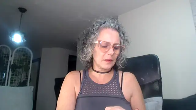Snapshot of Pinkboobie chatting on 02/07/25, 06:34 Pinkboobie online show from 02/07/25, 06:34