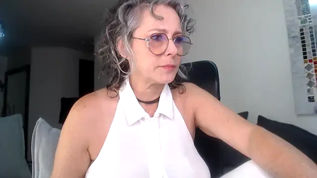 Snapshot of Pinkboobie chatting on 03/02/25, 03:27 Pinkboobie online show from 03/02/25, 03:27